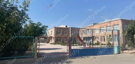 Քաղցրաշենի մանկապարտեզում օձեր են հայտնվել. աշխատակիցներին ու 135 երեխաներին տարհանել են