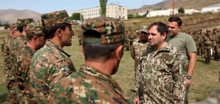 Պապիկյանը պահանջել է պահպանել զինվորական կարգապահությունը և աչքի ընկնել օրինակելի ծառայությամբ
