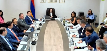 Դուք և Ձեր քույրը Դուբայում հանգստանում էիք, երբ արցախահայությունը բռնի տեղահանվում էր. Էդգար Ղազարյանը՝ ՔՊ-ական պատգամավորին