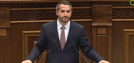 Ի պաշտոնե դիրքորոշում հնչեցրե՛ք, լռությունը խայտառակություն է. Գրիգորյանը՝ Ռուբինյանին