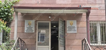 Արտառոց դեպք՝ Երևանում․ դպրոցներից մեկում 17-ամյա աշակերտուհու պայուսակից հայտնաբերվել են վրացական ծխախոտ, էլեկտրոնային ծխախոտ և սպիտակ փոշենման զանգված