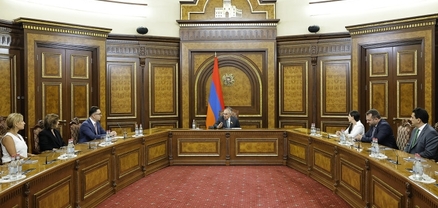 Փաշինյանն ընդունել է «Հայաստանի Օքսֆորդի շրջանավարտների բիզնես ակումբ» ՀԿ ներկայացուցիչներին