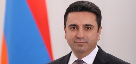 Կեցցե՜ ազատ, անկախ և ինքնիշխան Հայաստանի Հանրապետությունը. Ալեն Սիմոնյան