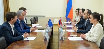 Նախարար Դավիթ Թադևոսյանն ընդունել է Հայաստանում ԵՄ պատվիրակության ղեկավարին
