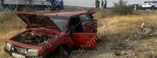 Բախվել են «Geely»-ն և  «Լադա»-ն․ վերջինը հայտնվել է դաշտում․ կա վիրավոր