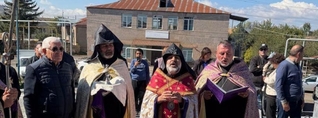 Գեղարքունյաց թեմի առաջնորդն օծել է Լճաշենի նորակառույց Սուրբ Մարիամ եկեղեցու խաչերն ու զանգը