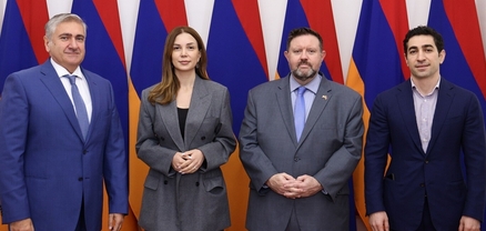 Դեսպանների հետ ակտիվ հանդիպումներ են սկսել. «Հրապարակ»
