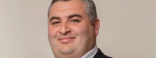 Չորս տող կենսագրությամբ պատմաբանը՝ խորհրդարանի կռվի գլխավոր դեմքերից․ «Ժողովուրդ»