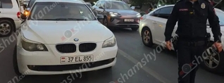 Երևանում BMW-ն բախվել է Mitsubishi-ին և վրաերթի ենթարկել հետիոտնին. կա վիրավոր