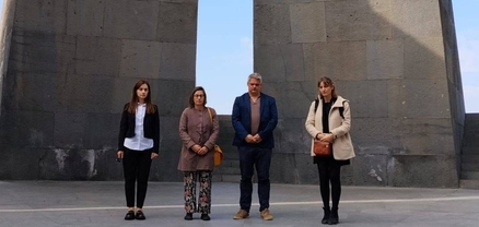 Լիոնի պատվիրակությունը հարգանքի տուրք է մատուցել Հայոց ցեղասպանության զոհերի հիշատակին