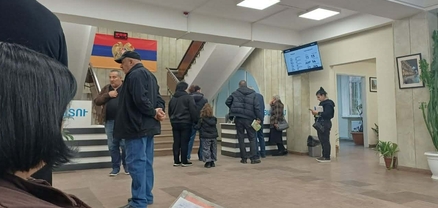 Ժամերով հերթ ենք կանգնում, բժիշկներն էլ քմահաճույքով են աշխատում․ ահազանգ