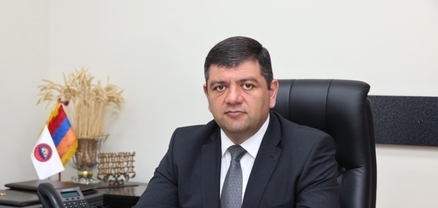 Կապանի քաղաքապետին մեղադրում են երեք պաշտոնյայի կաշառելու մեջ