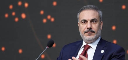 Ադրբեջանական մամուլը թիրախավորել է Թուրքիայի ԱԳ նախարարին