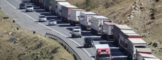 Լարսում հայ վարորդները կոնյակով բարձված բեռնատարներով 1 ամսից ավելի է կանգնած են