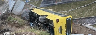 Խոշոր ավտովթար՝ Երևանում․ «Hyundai» ավտոբուսը Աճառյան փողոցում դուրս է եկել երթևեկելի գոտուց և կողաշրջվել