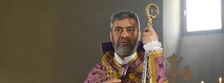 «Մայր Հայաստան» խմբակցությունը դեմ է Տ. Սիոն արքեպիսկոպոս Ադամյանին՝ Վաղարշապատի պատվավոր քաղաքացու կոչում շնորհելուն