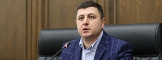 Այս բարդույթն էլ Ալիևին դրդում է խոսելու իր միայնակ հաղթանակի մասին, ինչից փաստերը չեն խմբագրվում. Աբրահամյան