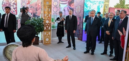 Փաշինյանը Թուրքմենբաշիում լսել է ադրբեջանական մուղամ և ծանոթացել «Ղարաբաղի տան» ցուցադրությանը