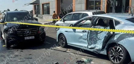 Ձորաղբյուրում բախվել են Mercedes GLS 450-ը, JAC-ը և Opel Zafira-ն․ կան վիրավորներ