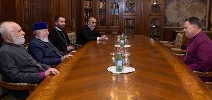 Կաթողիկոսն ընդունել է Անգլիկան Եկեղեցու Նորվիչի թեմակալ առաջնորդին