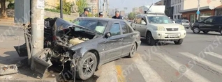 Մալաթիայի թաղապետարանի մոտ բախվել են «Toyota RAV4»-ը և «Mercedes»-ը. կա վիրավոր