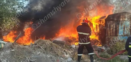 Երևանում՝ «MG» սուպերմարկետի մոտ, հրդեհ է բռնկվել վագոն-տնակում․ այն վերածվել է մոխրակույտի