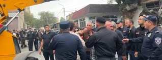 Ի՞նչ ես քֆուր տալի, արա՛. ոստիկանի ու քաղաքացու միջև վիճաբանություն սկսվեց (տեսանյութ)