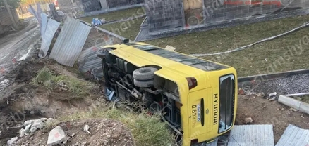 Երևանում ավտոբուս է կողաշրջվել. կա 11 վիրավոր