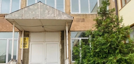 Երասխի դպրոցում հայրը ներխուժել է դասասենյակ ու սկսել ծեծել աղջկան․ «Հրապարակ»