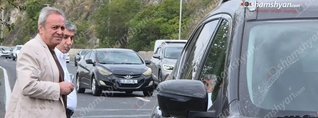 Երևանում «Nissan Tiida»-ն բախվել է «Nissan Rogue»-ին. վարորդներից մեկը քաղաքական մեկնաբան Արթուր Կիրակոսյանն է