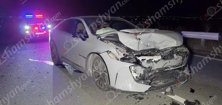 Մուղնիում բախվել են  «Mazda EZ-6»-ն ու «ՎԱԶ 2107»-ը․ վերջինը հայտնվել է երթևեկելի գոտուց դուրս․ կա վիրավոր
