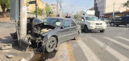 Մալաթիայի թաղապետարանի մոտ բախվել են «Toyota RAV4»-ը և «Mercedes»-ը. կա վիրավոր