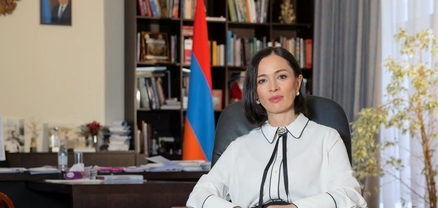Ժաննա Անդրեասյանը շնորհավորել է ուսուցիչներին մասնագիտական տոնի առթիվ