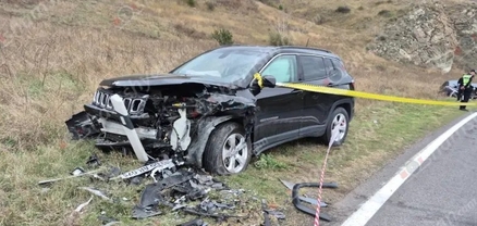Սպիտակ-Գյումրի ավտոճանապարհին բախվել են «Mercedes»-ը և «Jeep Compass»-ը․ 5 վիրավորներից մեկը անչափահաս է