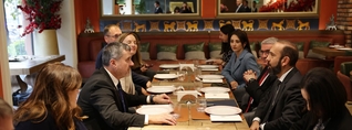 Արարատ Միրզոյանն ու Տոնե Կայզերը քննարկումները շարունակել են աշխատանքային ճաշի ձևաչափով