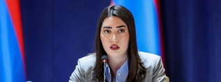 Հայկական վարդազարդերից մինչև եռագույն մանրաթել․ ՆԳ նախարարը ներկայացնում է նոր անձնագրի պաշտպանական տարրերը