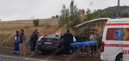 «Տառերի պուրակ»-ի հարևանութամբ բախվել են «Lexus»-ը ու «Nissan Altima»-ն․ կան վիրավորներ