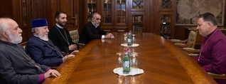 Կաթողիկոսն ընդունել է Անգլիկան Եկեղեցու Նորվիչի թեմակալ առաջնորդին
