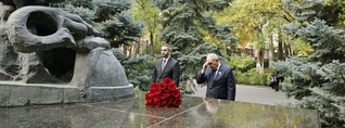 Փաշինյանը և Ռուբինյանը հարգանքի տուրք են մատուցել Հոկտեմբերի 27-ի ոճրագործության զոհերի հիշատակին
