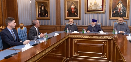 Ամենայն Հայոց Կաթողիկոսն ընդունել է «Save Armenia» կազմակերպության պատվիրակությանը՝ խոսելով եկեղեցու ազգապահպան առաքելության մասին