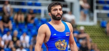 Կարեն Ասլանյանը դարձավ ըմբշամարտի աշխարհի չեմպիոն՝ հաղթելով ադրբեջանցի մարզիկին