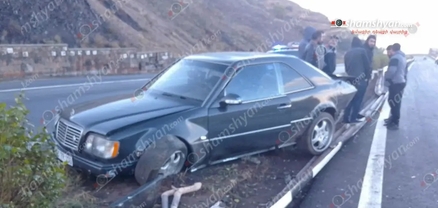 «Չայնիի» ոլորաններում «Mercedes»-ը բախվել ու կոտրել է երկաթե արգելապատնեշները
