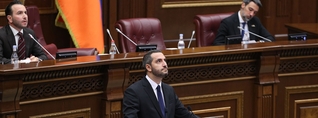 «Ուժեղ Հայաստան»-ի պատգամավորների օգնականները փորձել են ներխուժել ԱԺ նիստերի դահլիճ. ծառայողական քննություն կլինի. Ռուբինյան