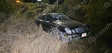 Կոտայքի մարզում բախվել են BMW-ն և Mercedes-ը․ վերջինը բախվել է քարերին, հայտնվել է ձորակում․ կան վիրավորներ