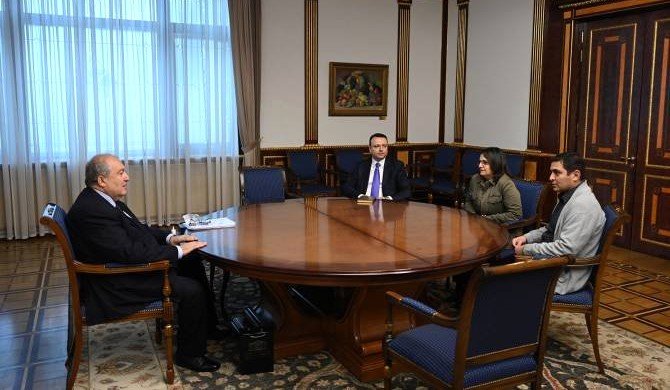 Արմեն Սարգսյանն ընդունել է «5165 շարժման» անդամներ Կարին Տոնոյանին և Մենուա Սողոմոնյանին