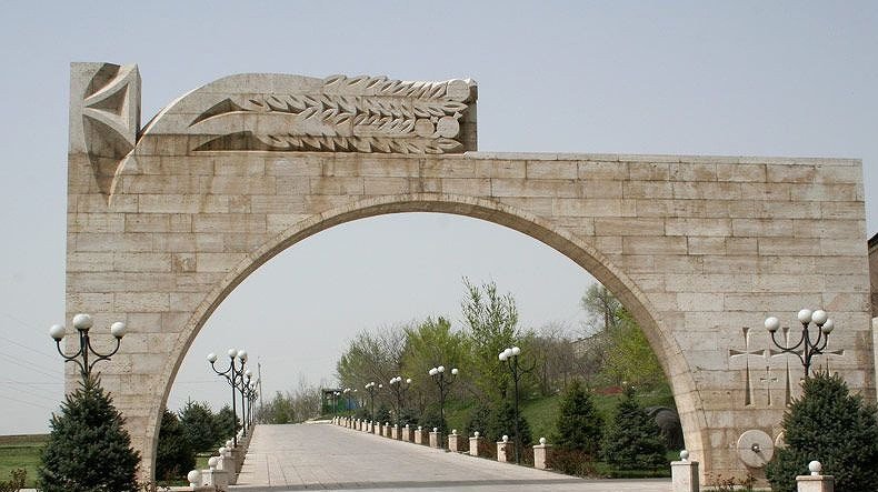 Բետոնային աշխատանքները ճարտարապետական պահանջ-նորմ են․ գեներալ-մայոր Վարդան Ավետիսյանը՝ Եռաբլուրի բետոնապատման մասին 