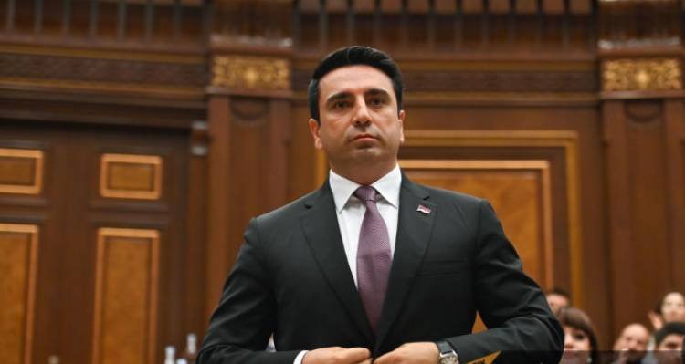 Արցախում սպասում են, որ Ալեն Սիմոնյանը ԱՀ անկախության օրը կայցելի ԼՂ, սակայն նա այդ օրերին կմեկնի արտերկիր. Հրապարակ