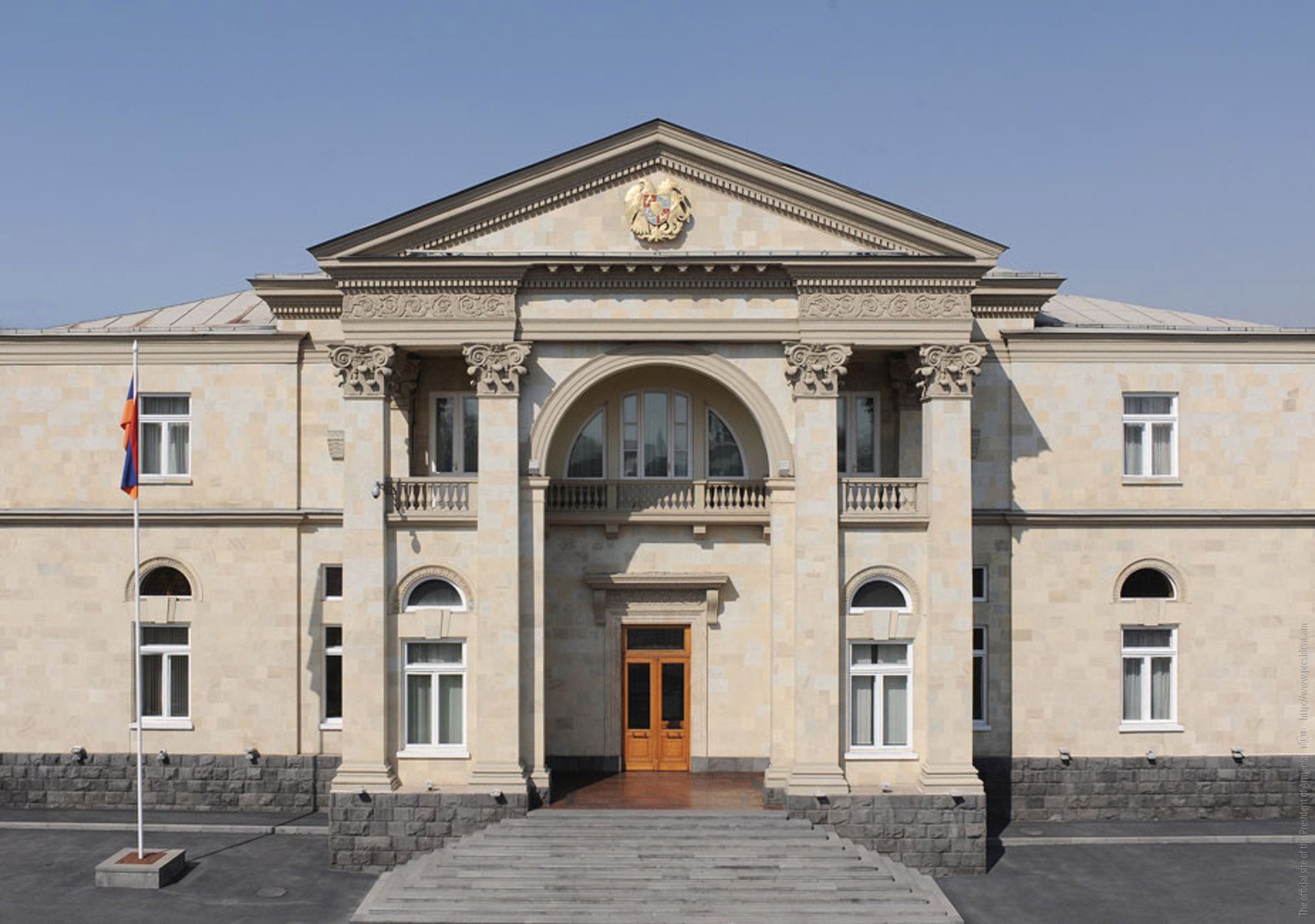Նախագահ Արմեն Սարգսյանը վարչապետ Նիկոլ Փաշինյանի հետ քննարկել է ադրբեջանական ռազմական ագրեսիայի հետևանքով ստեղծված սահմանային իրավիճակը 