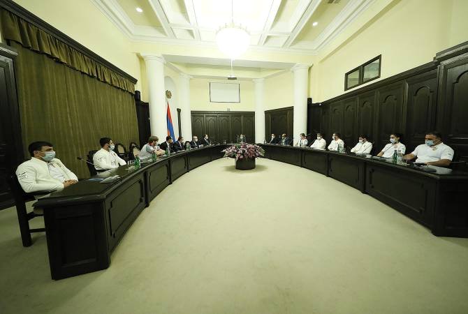 Նիկոլ Փաշինյանը հյուրընկալել է Օլիմպիական խաղերի մասնակիցներին